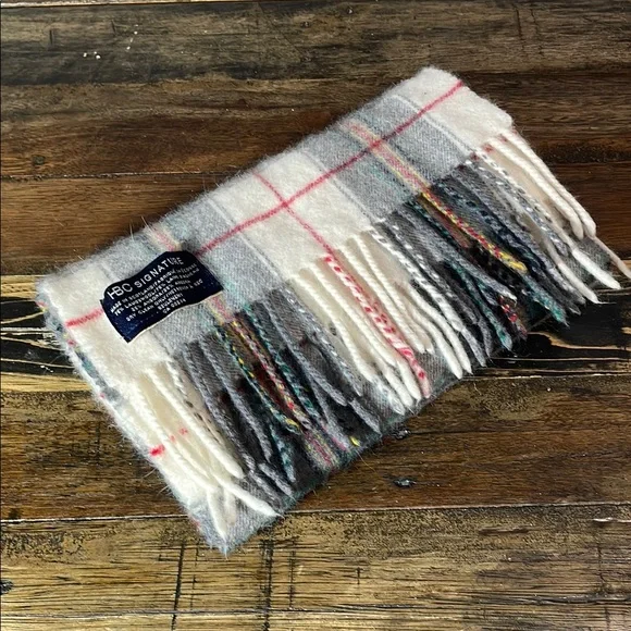 Hudson’s Bay Signature lambswool & angora scarf - classic!  101/2” x 65” beauty - Picture 3 of 17